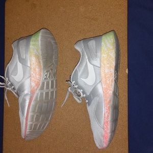 nike size 7 great cond.